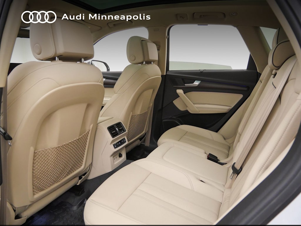 Thumbnail: 2023 Audi Q5 - 9
