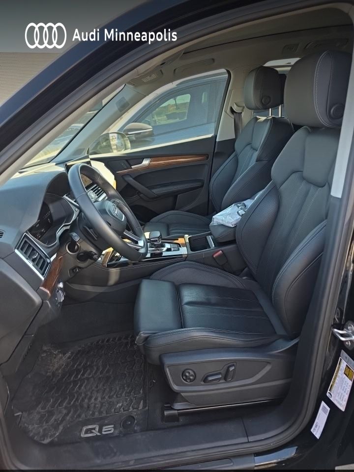 Thumbnail: 2023 Audi Q5 - 4