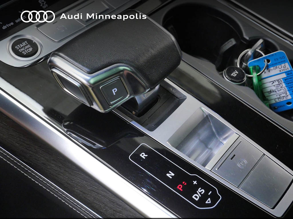 Thumbnail: 2023 Audi Q8 - 25