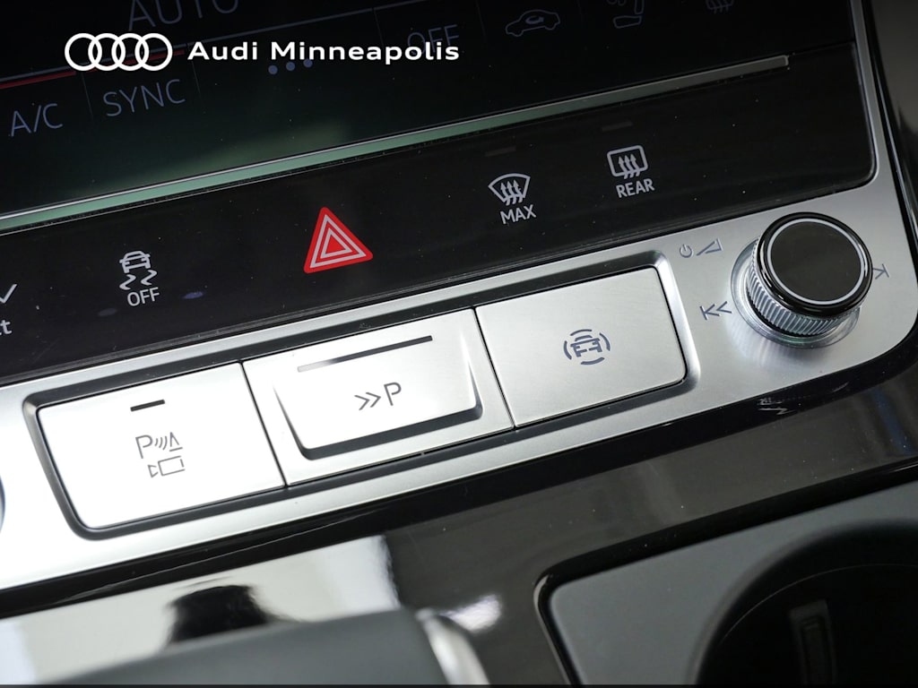 Thumbnail: 2023 Audi Q8 - 25