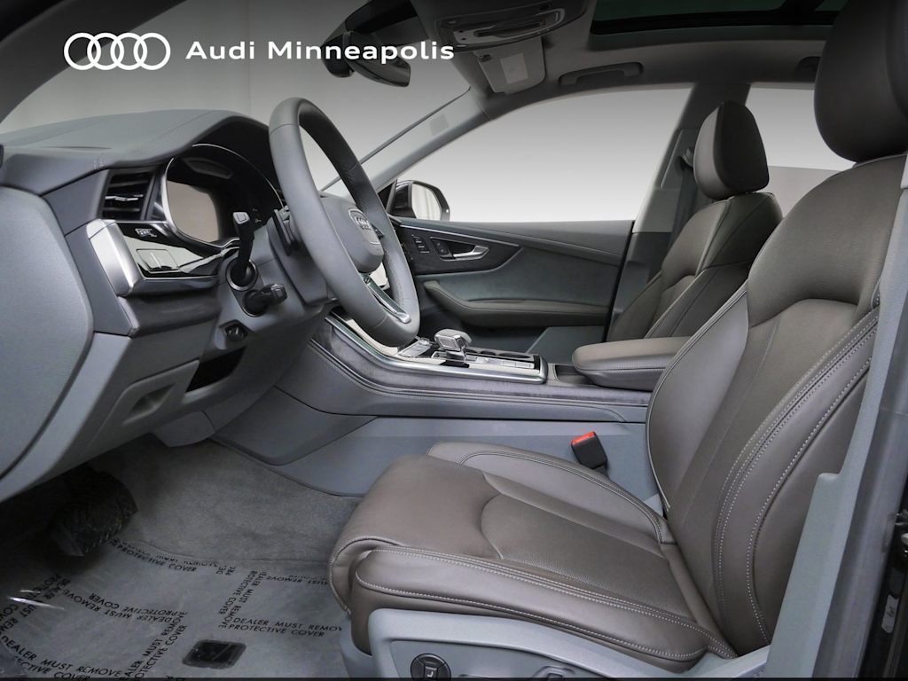 Thumbnail: 2023 Audi Q8 - 7