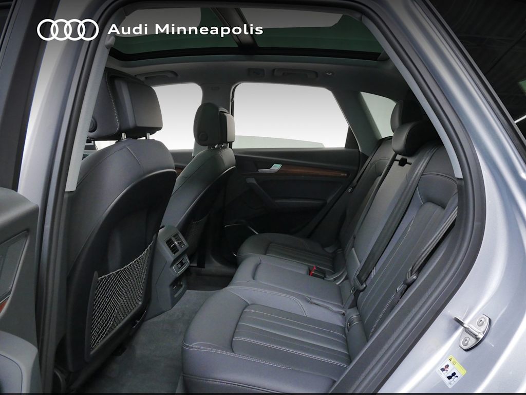 Thumbnail: 2023 Audi Q5 - 8