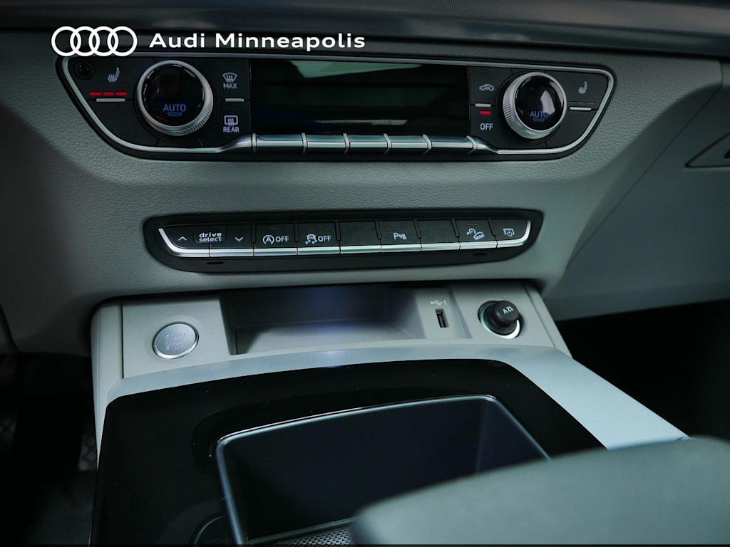 Thumbnail: 2024 Audi Q5 - 25