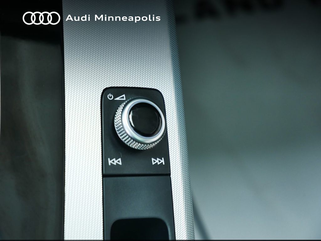 Thumbnail: 2024 Audi Q5 - 24