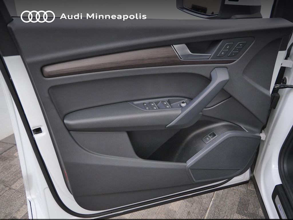 Thumbnail: 2023 Audi Q5 - 15