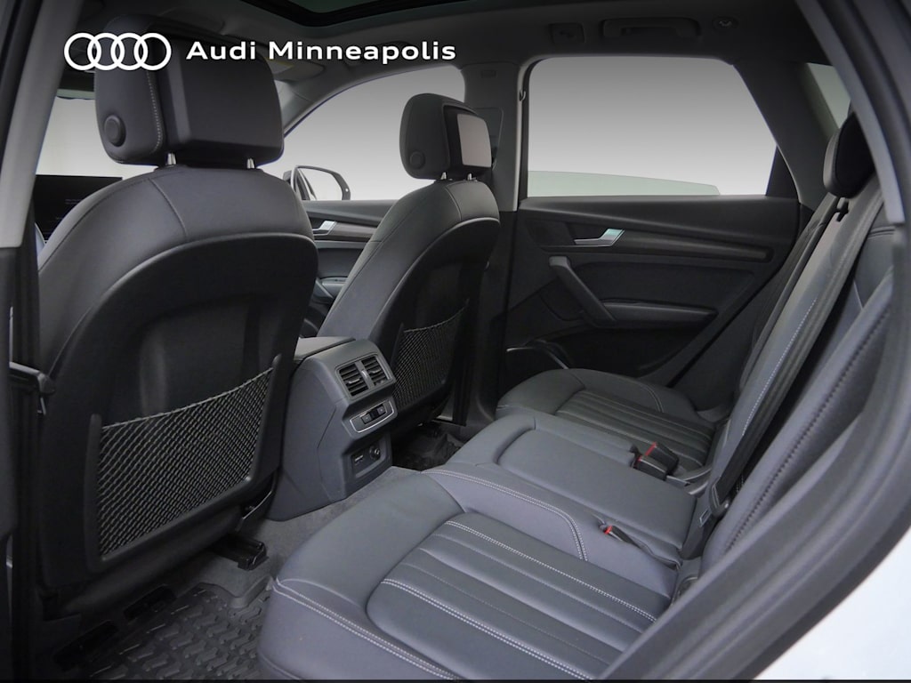 Thumbnail: 2023 Audi Q5 - 8