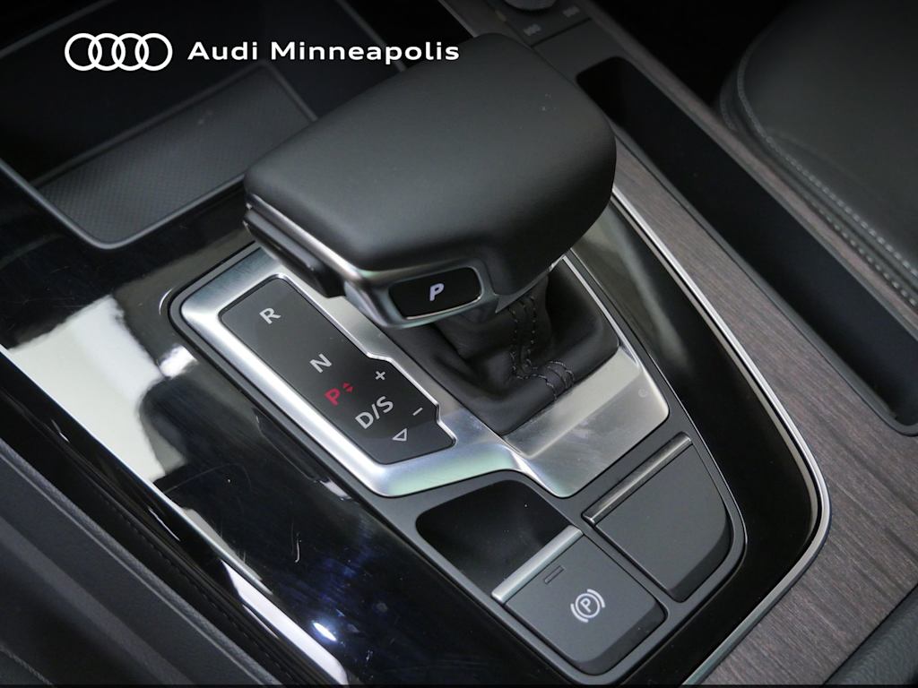 Thumbnail: 2023 Audi Q5 - 10
