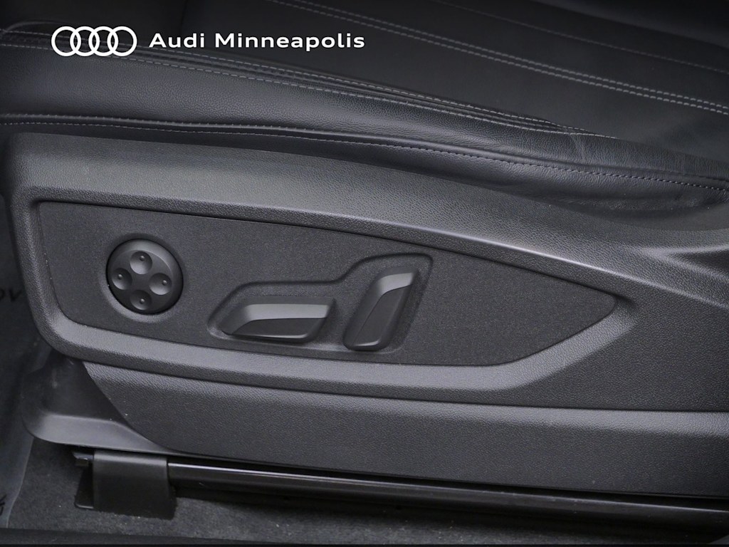 Thumbnail: 2023 Audi Q5 - 16