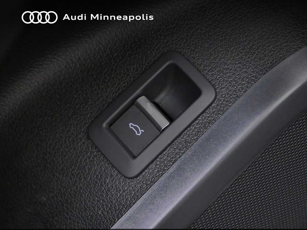 Thumbnail: 2023 Audi Q5 - 11