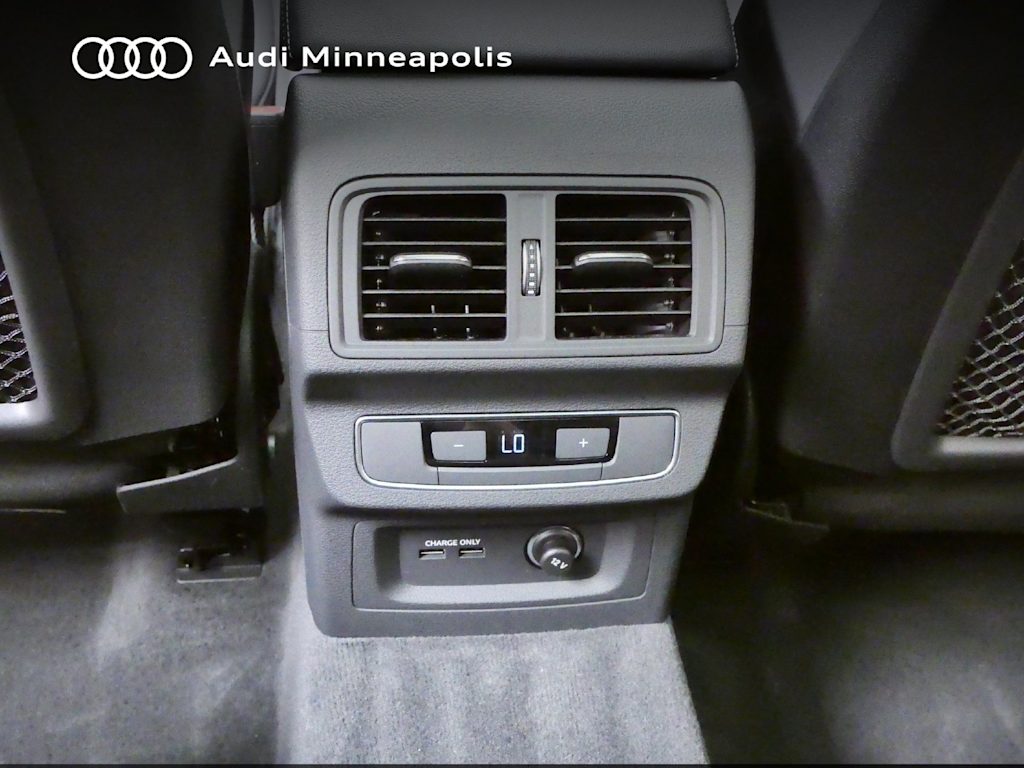 Thumbnail: 2023 Audi Q5 - 19