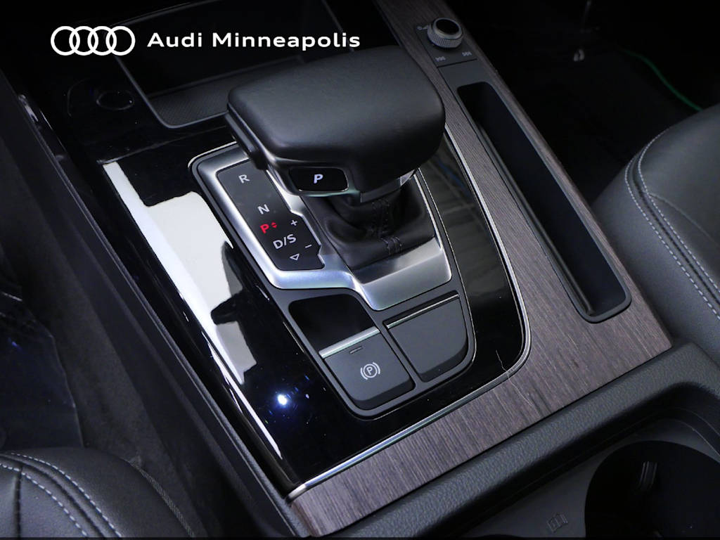 Thumbnail: 2023 Audi Q5 - 11