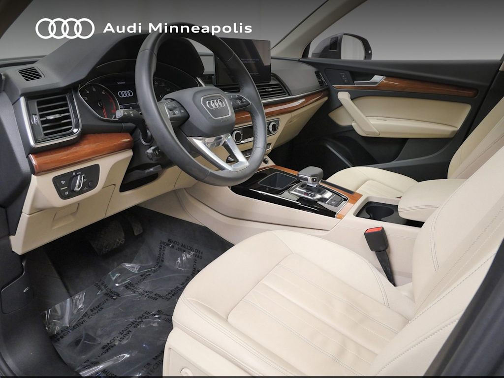 Thumbnail: 2023 Audi Q5 - 7