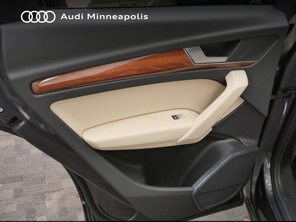 Thumbnail: 2023 Audi Q5 - 17