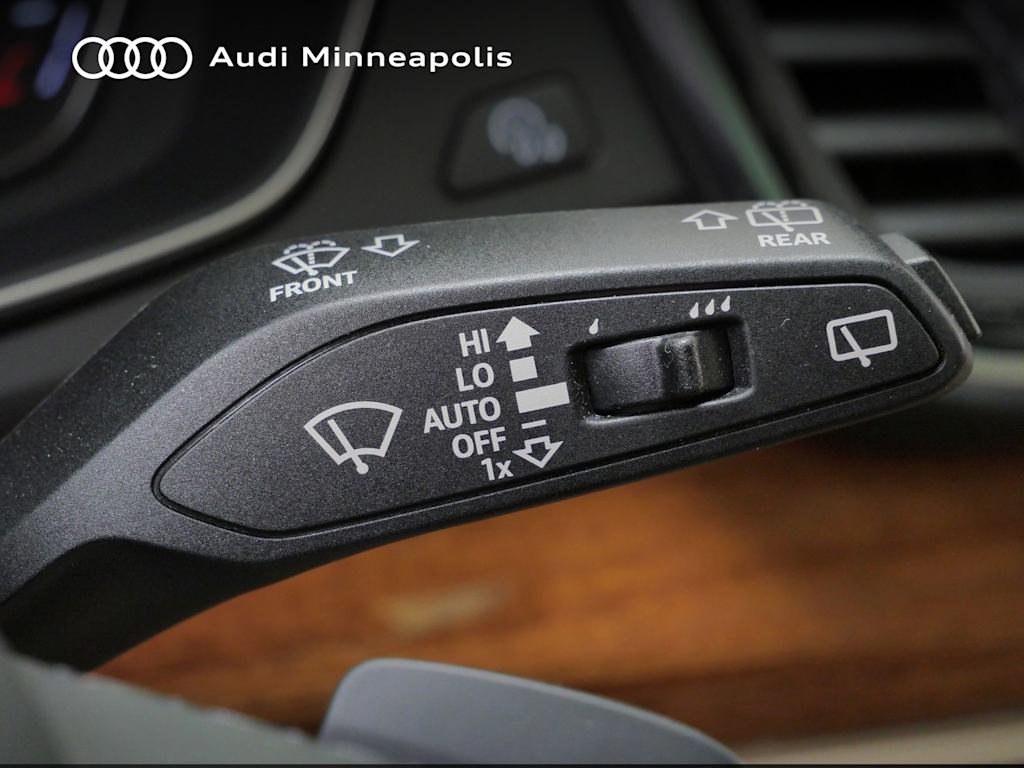Thumbnail: 2023 Audi Q5 - 10