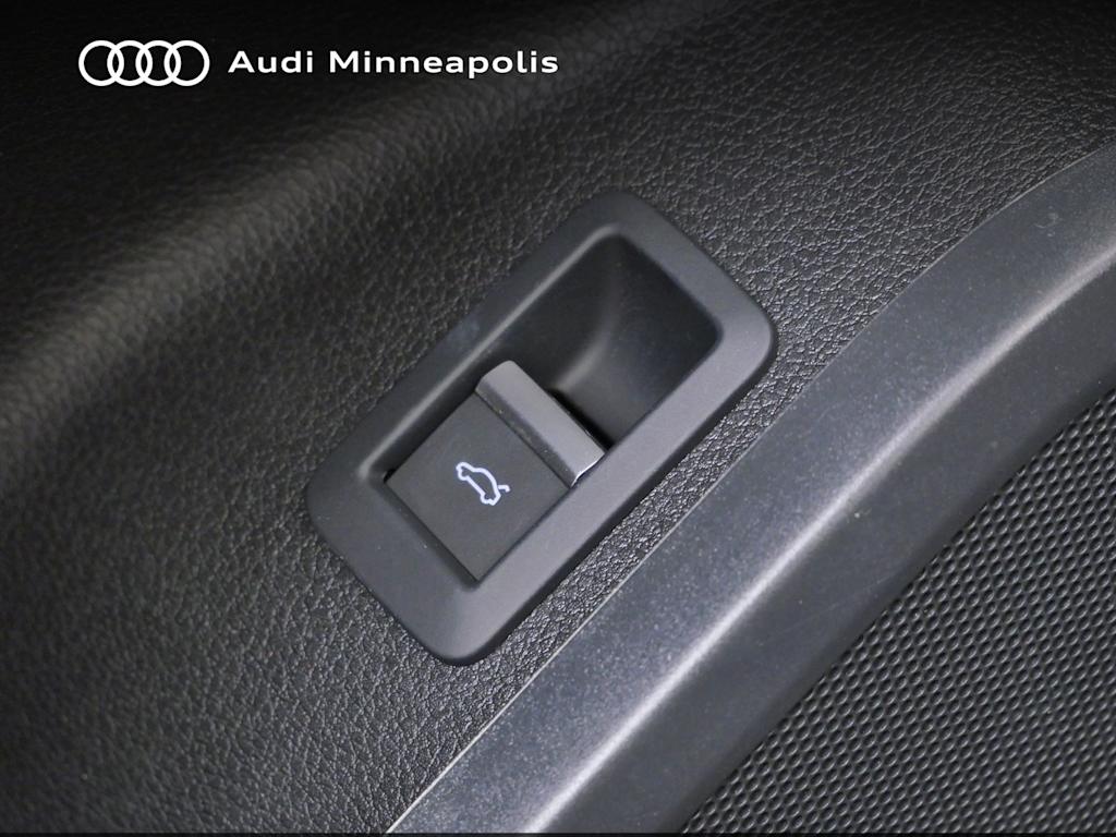 Thumbnail: 2023 Audi Q5 - 11