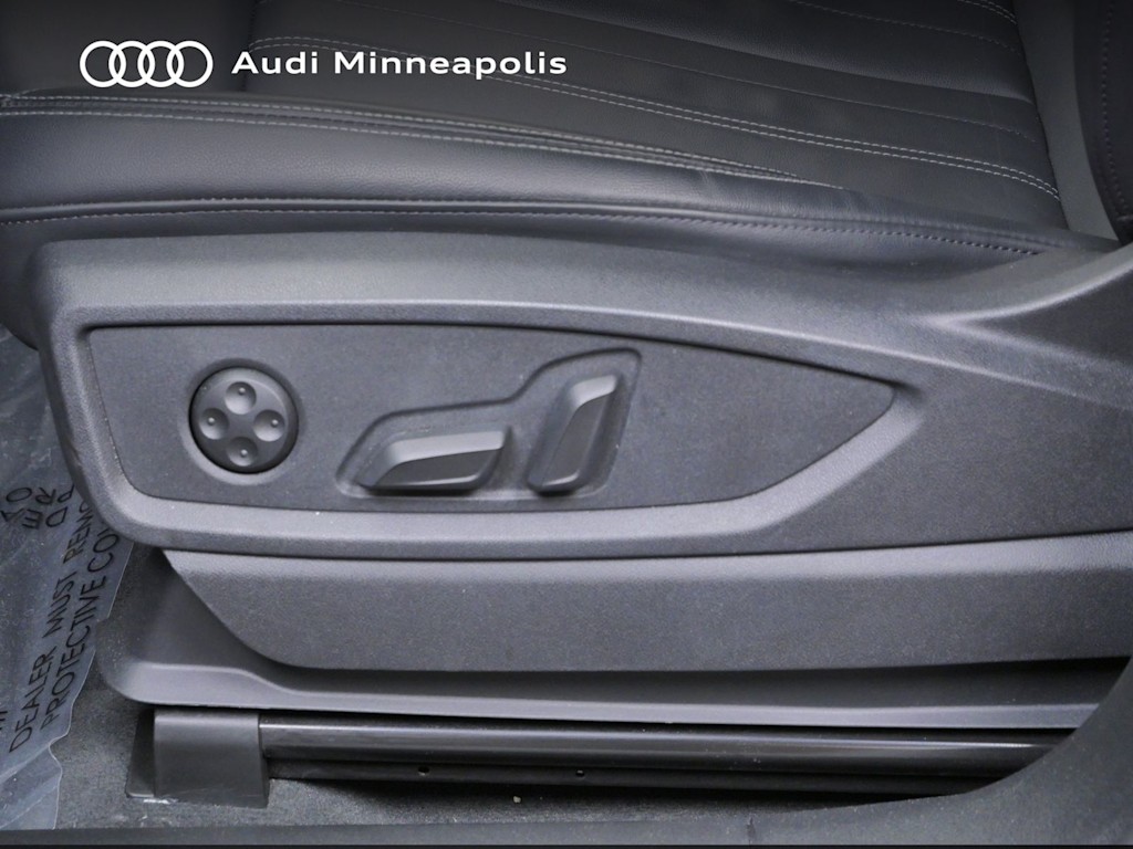 Thumbnail: 2023 Audi Q5 - 17