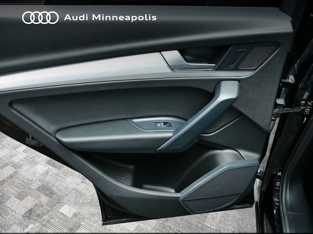 Thumbnail: 2025 Audi Q5 - 17