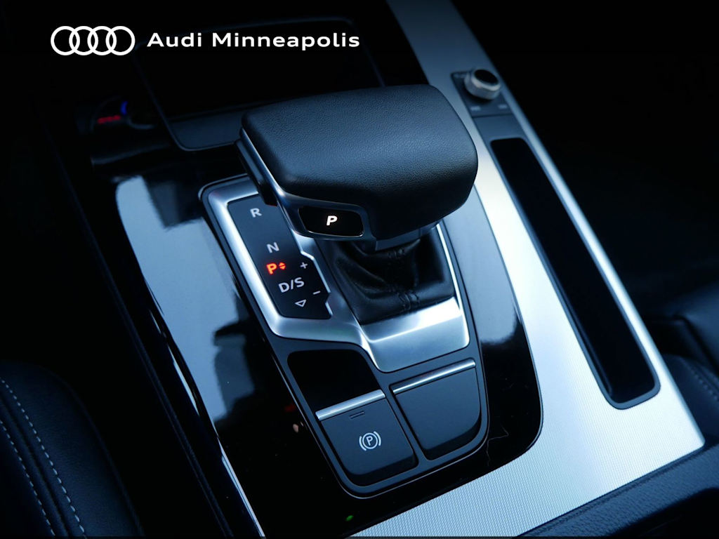 Thumbnail: 2025 Audi Q5 - 10