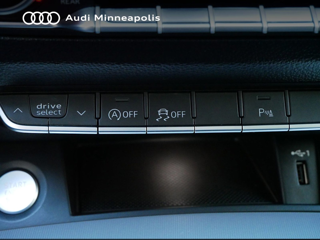 Thumbnail: 2025 Audi Q5 - 11