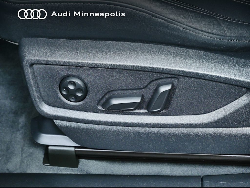 Thumbnail: 2025 Audi Q5 - 16