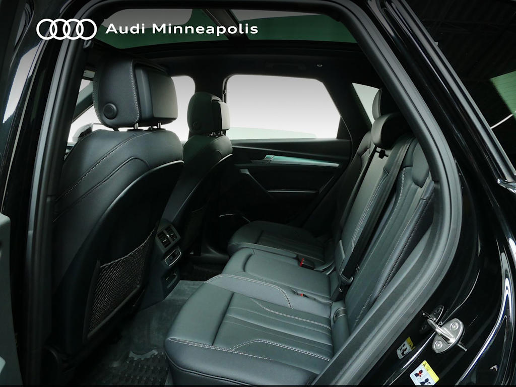 Thumbnail: 2025 Audi Q5 - 8