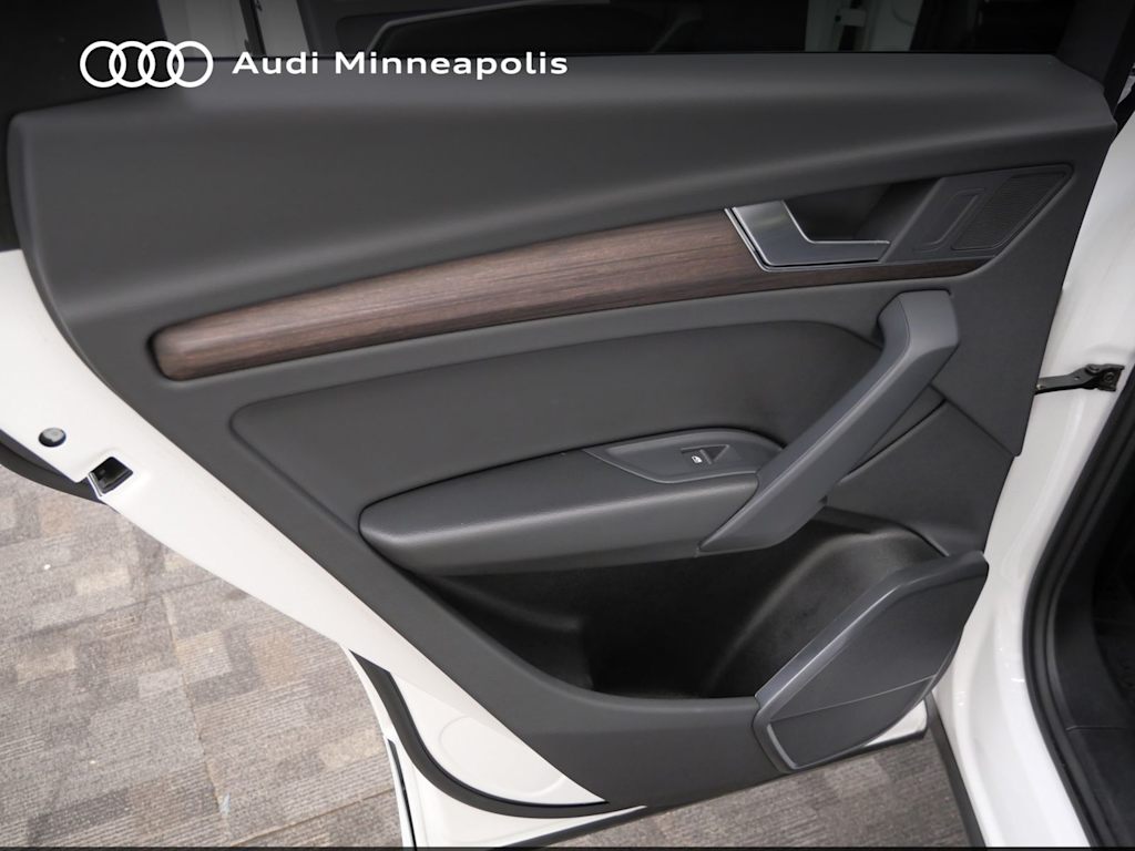 Thumbnail: 2023 Audi Q5 - 17