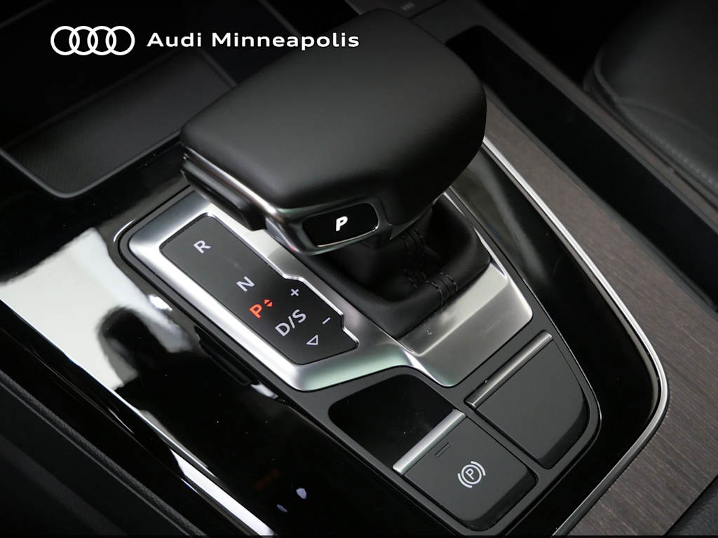 Thumbnail: 2023 Audi Q5 - 10