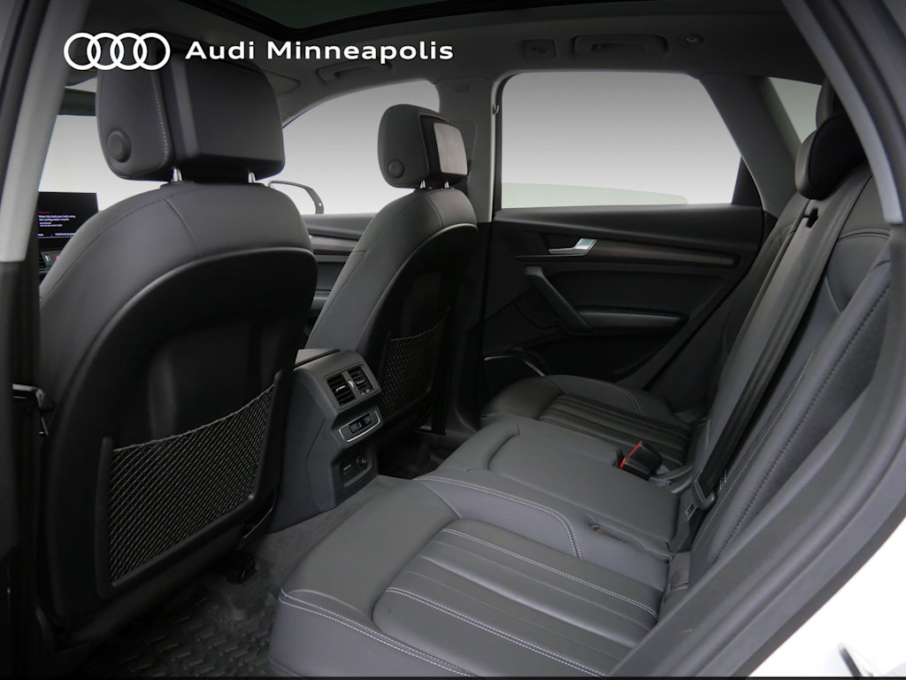 Thumbnail: 2023 Audi Q5 - 8