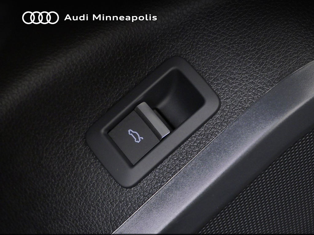 Thumbnail: 2023 Audi Q5 - 20