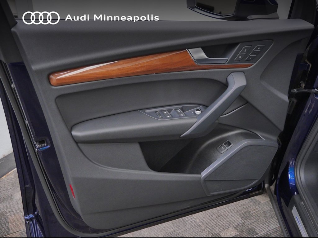 Thumbnail: 2023 Audi Q5 - 16