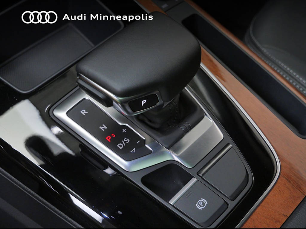 Thumbnail: 2023 Audi Q5 - 10