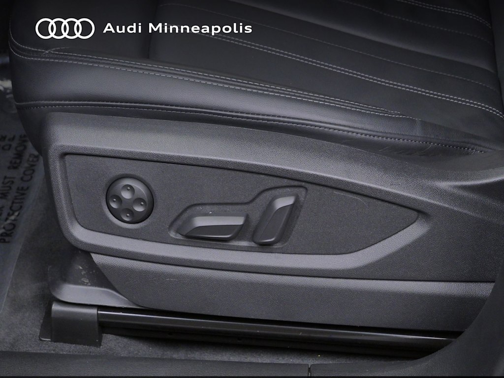 Thumbnail: 2023 Audi Q5 - 17