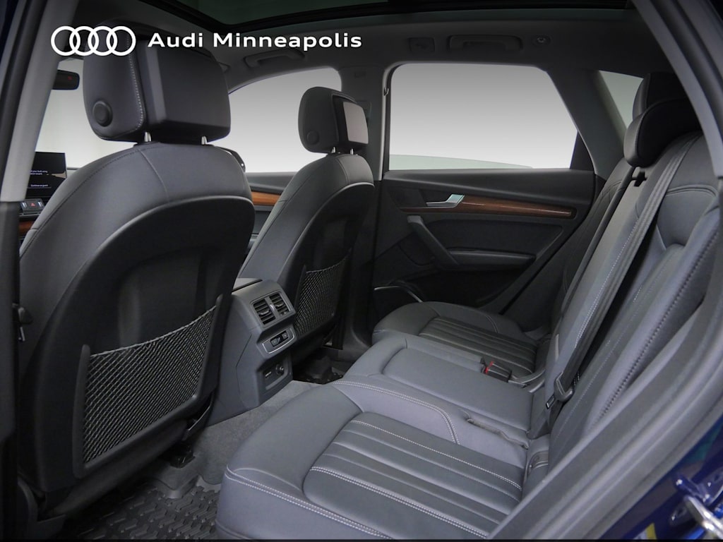 Thumbnail: 2023 Audi Q5 - 8
