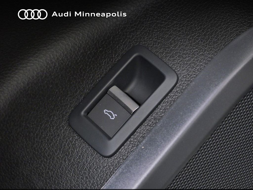 Thumbnail: 2023 Audi Q5 - 12