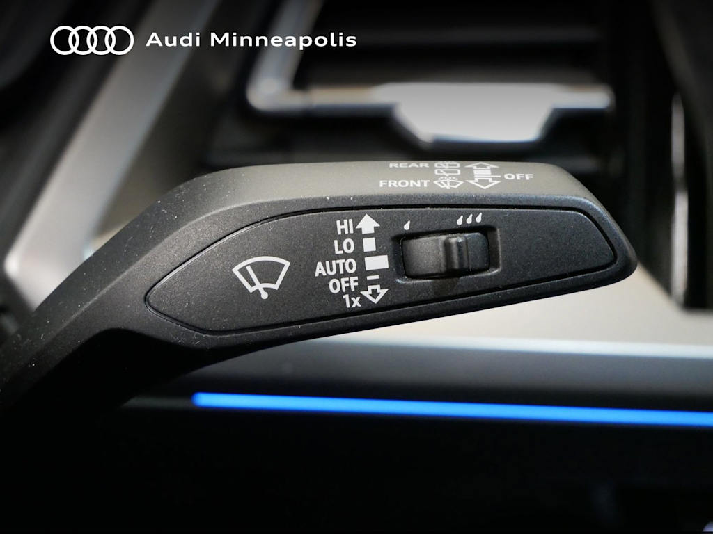 Thumbnail: 2022 Audi Q4 e-tron - 24