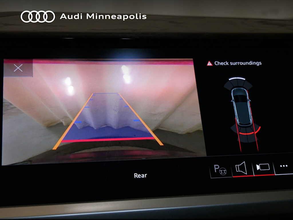 Thumbnail: 2022 Audi Q4 e-tron - 25