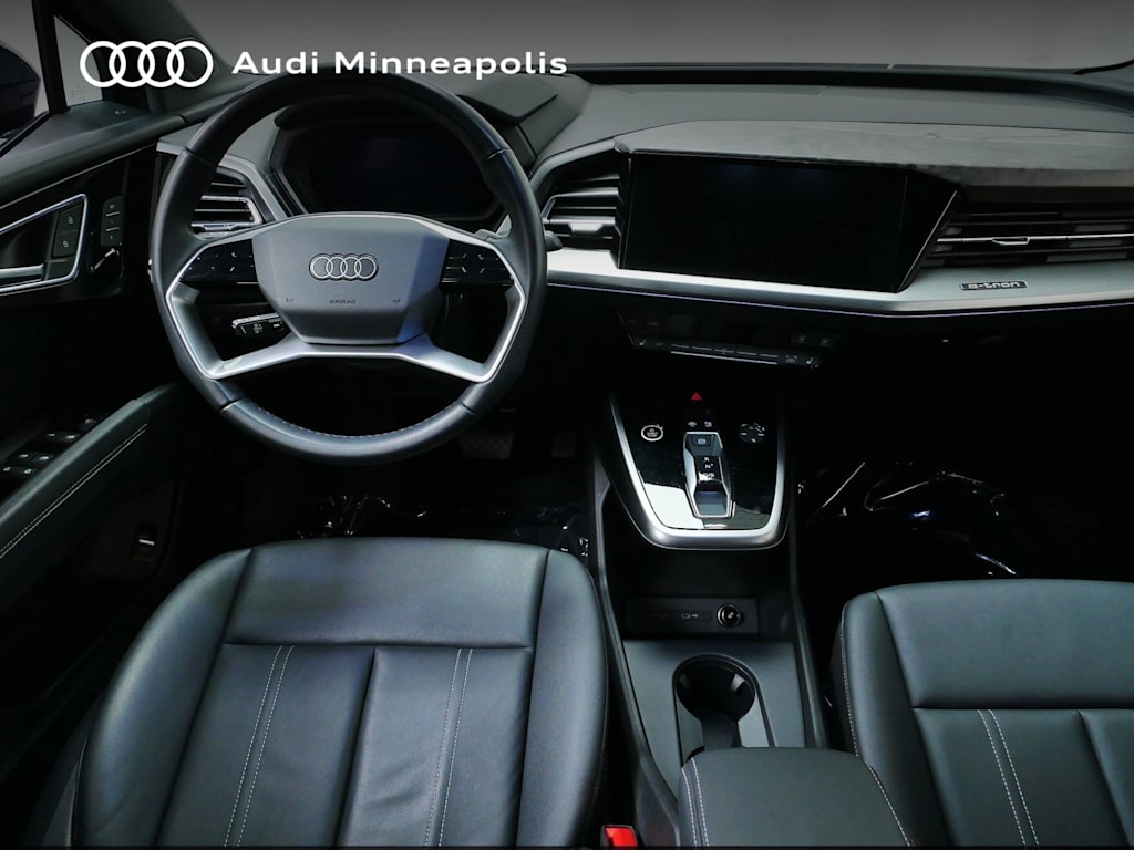 Thumbnail: 2022 Audi Q4 e-tron - 2