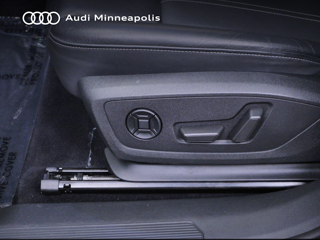 Thumbnail: 2024 Audi Q4 e-tron - 17