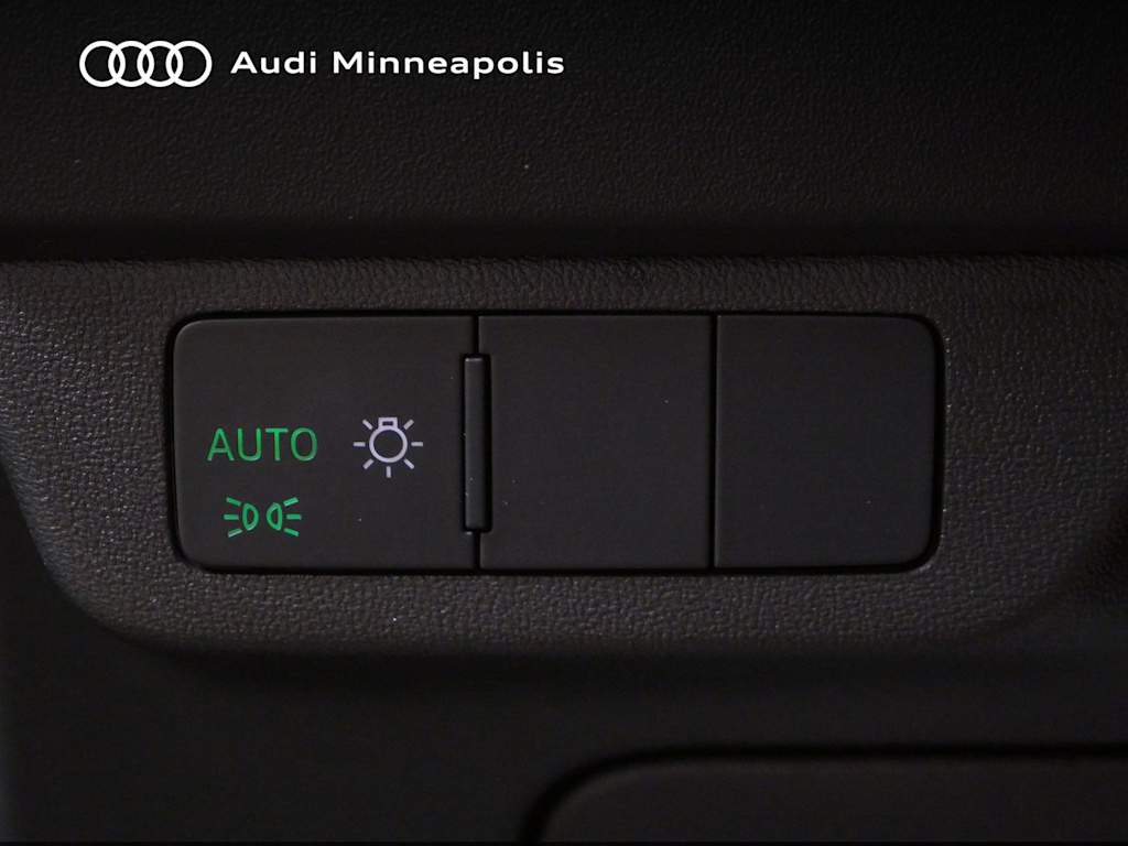Thumbnail: 2024 Audi Q4 e-tron - 21