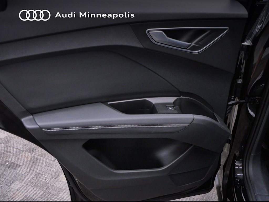 Thumbnail: 2024 Audi Q4 e-tron - 18