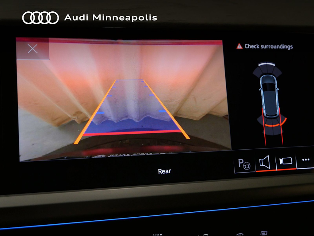 Thumbnail: 2023 Audi Q4 e-tron - 8