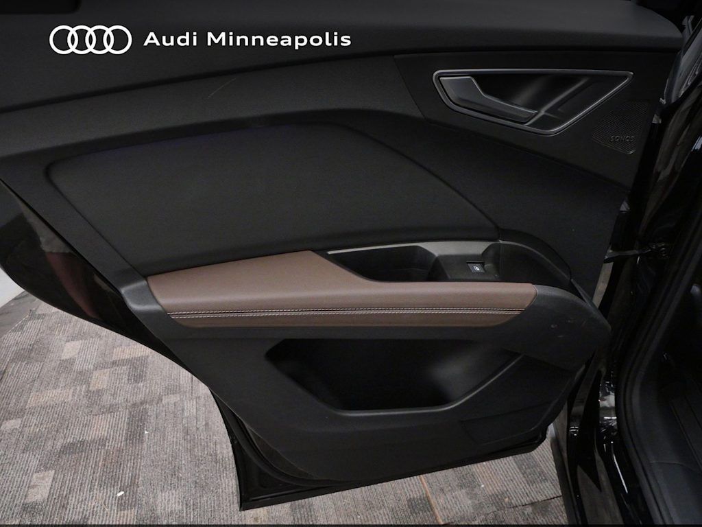 Thumbnail: 2023 Audi Q4 e-tron - 18