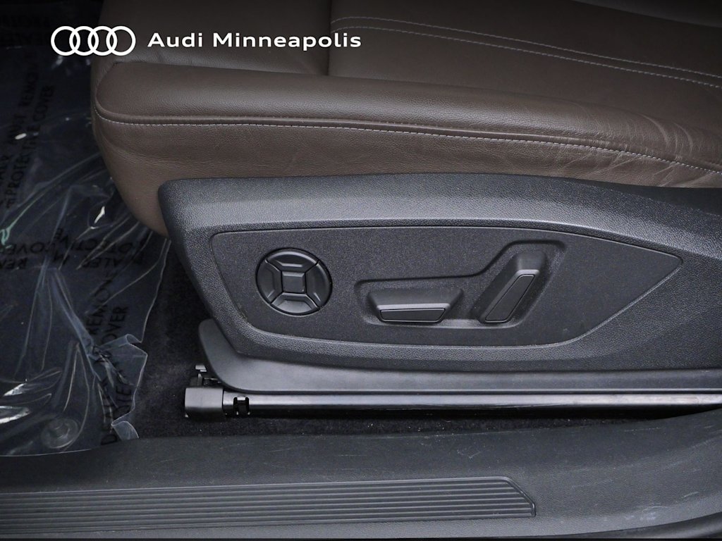 Thumbnail: 2023 Audi Q4 e-tron - 17
