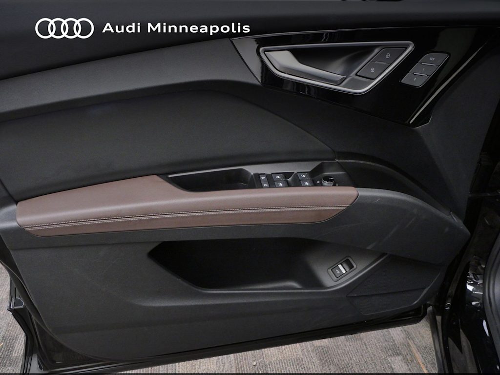 Thumbnail: 2023 Audi Q4 e-tron - 16