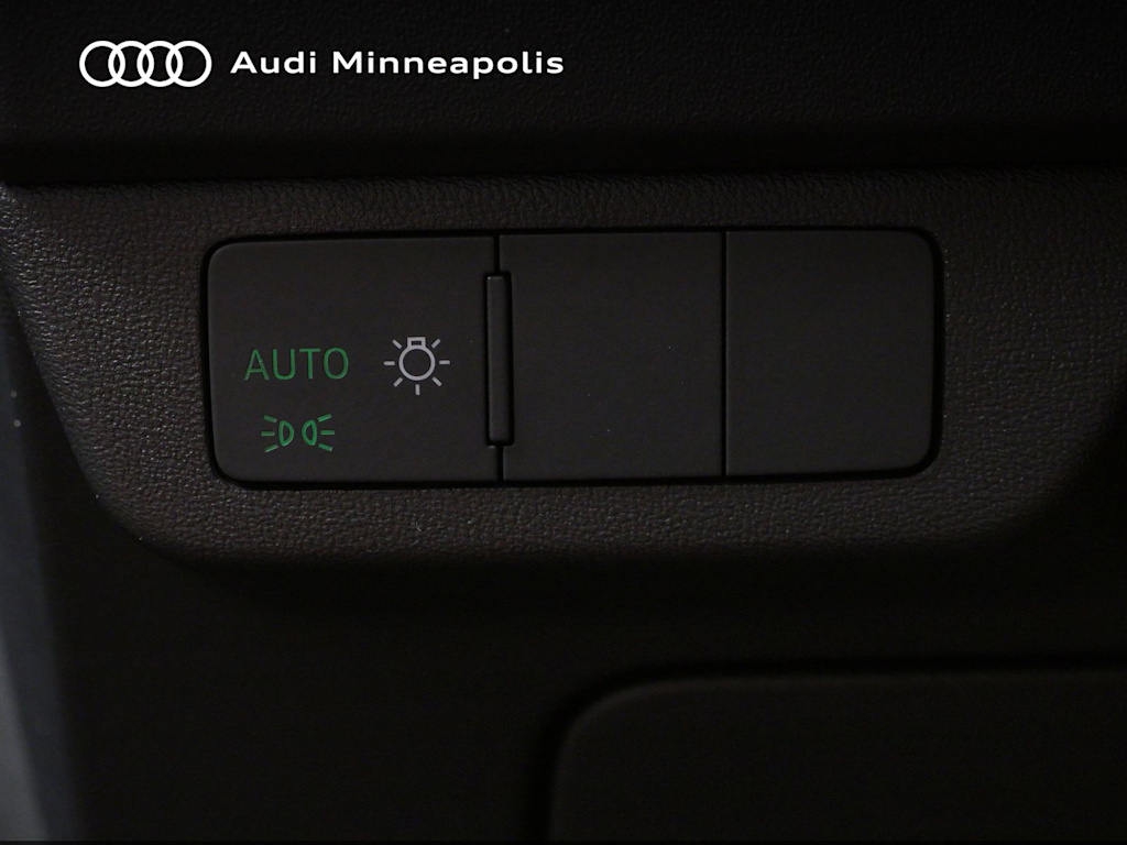 Thumbnail: 2023 Audi Q4 e-tron - 23