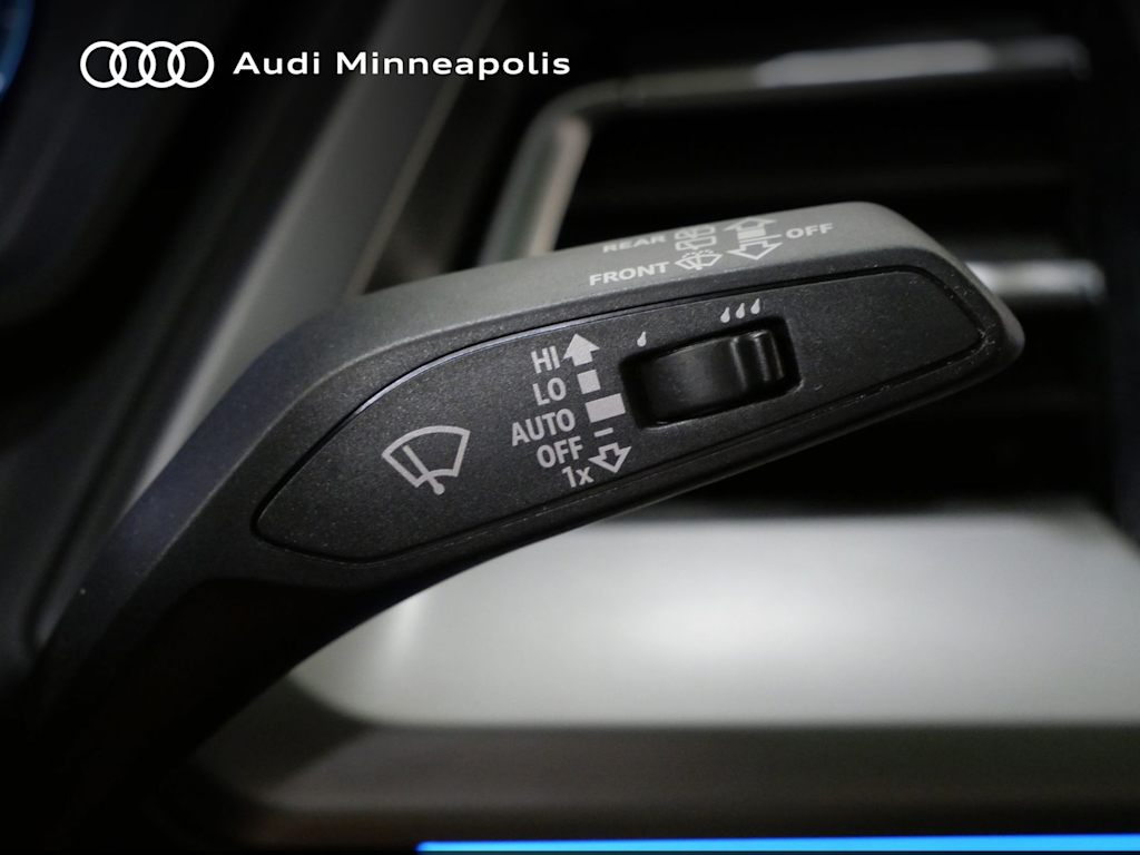 Thumbnail: 2023 Audi Q4 e-tron - 10