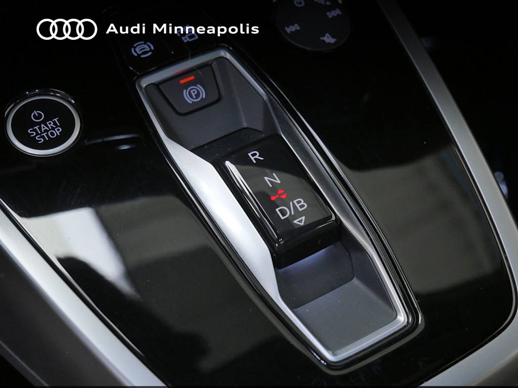 Thumbnail: 2023 Audi Q4 e-tron - 10