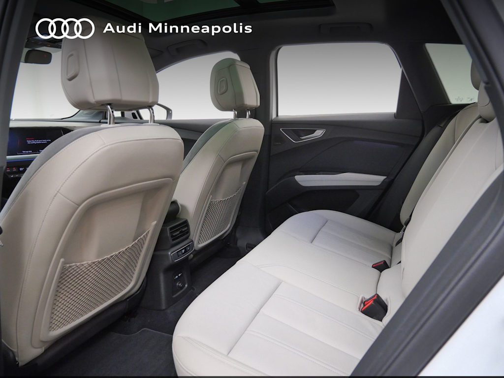 Thumbnail: 2023 Audi Q4 e-tron - 8