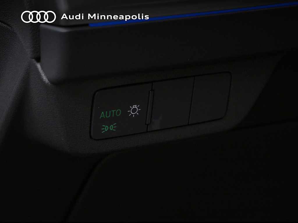 Thumbnail: 2023 Audi Q4 e-tron - 21