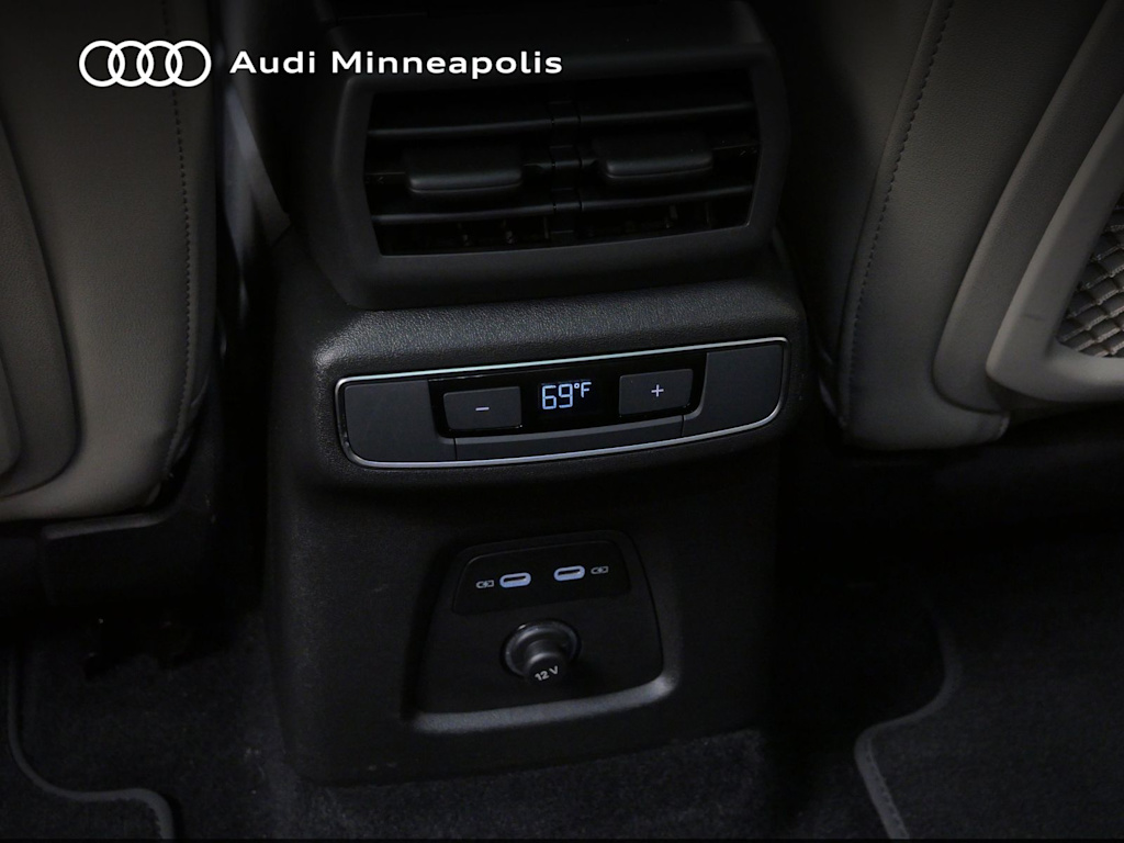 Thumbnail: 2023 Audi Q4 e-tron - 19